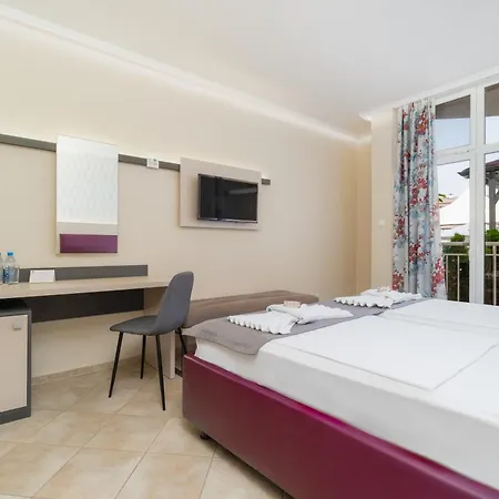 Mpm Astoria Hotel